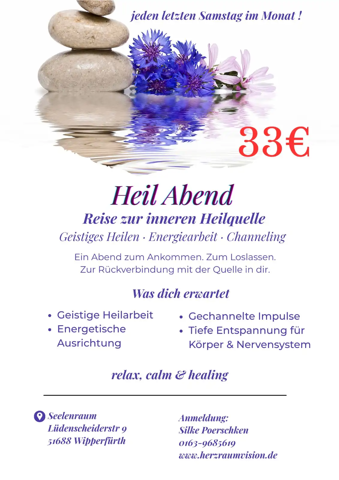 Freie Frau atmet saubere Luft in der Natur Wald. Glückliches Mädchen von hinten mit offenen Armen im Glück. Frische Outdoor-Wälder, Wellness gesunden Lebensstil Konzept